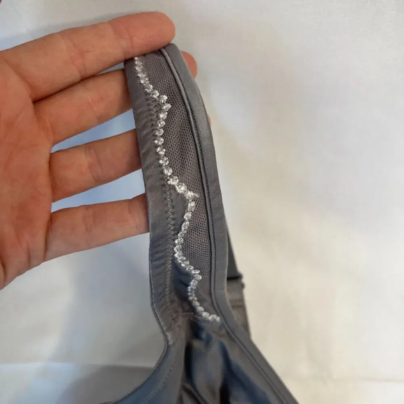 Olga Gray Non Padded Underwire Adjustable Strap Bra Size 38D - Picture 6 of 9